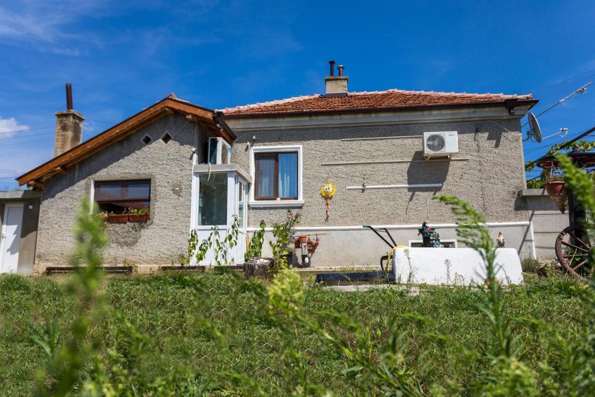 Къща за гости Ilios - Housity