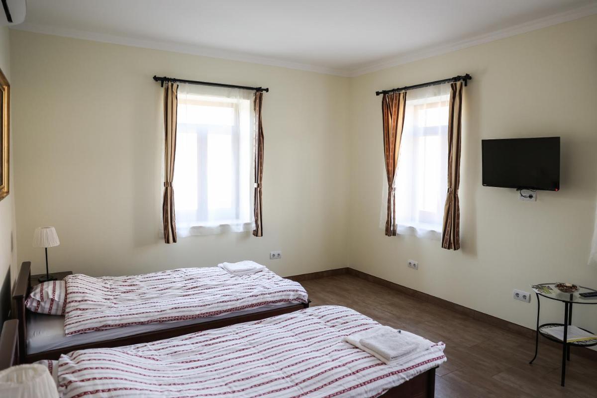Vaddisznó Apartman Jakuzzis Vendégház Mány - Housity
