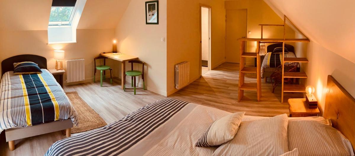 Les Pieds dans l'Herbe - Housity