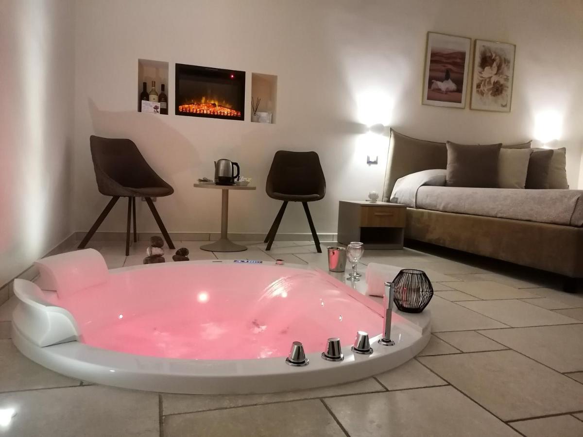 Lux Suite - Housity