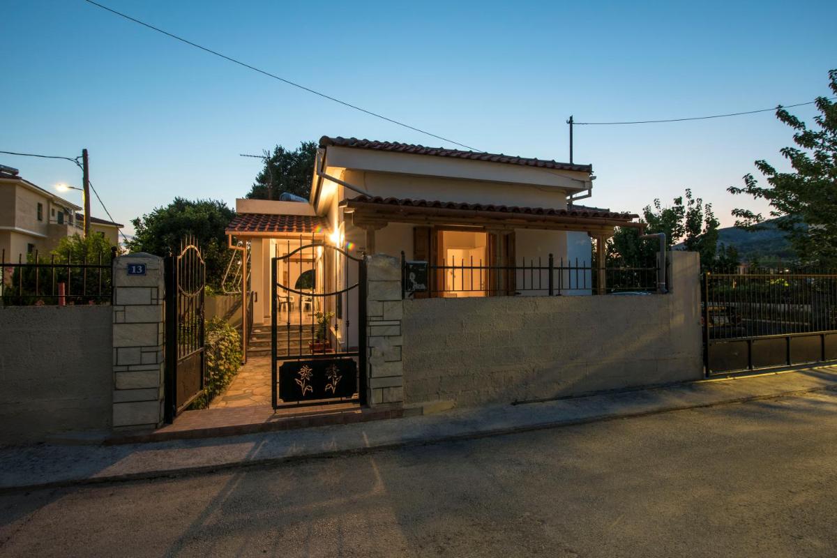 KERASIA'S COUNTRY HOUSE - Housity