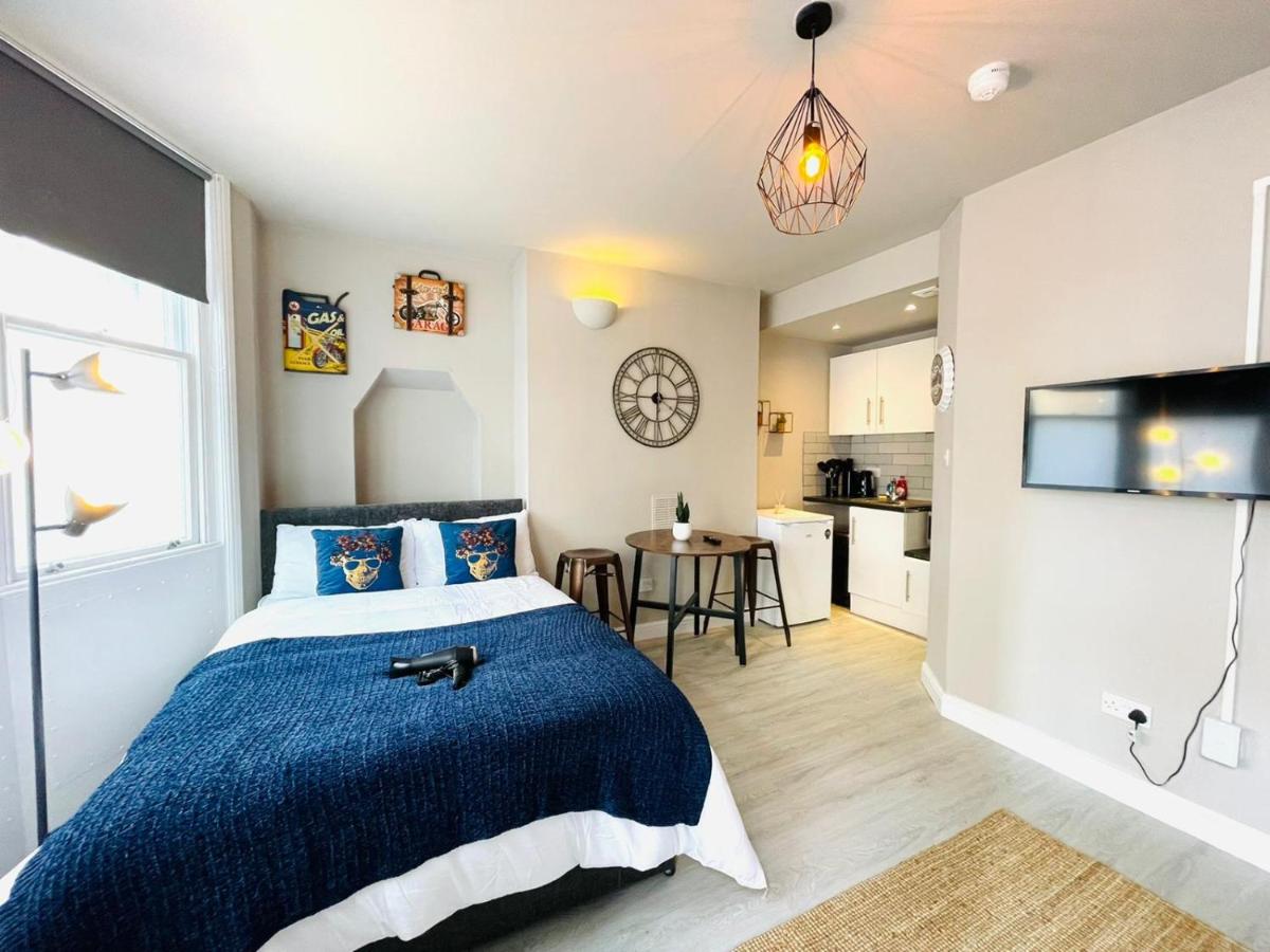 Funky studio few mins to Brighton seafront MST - Housity