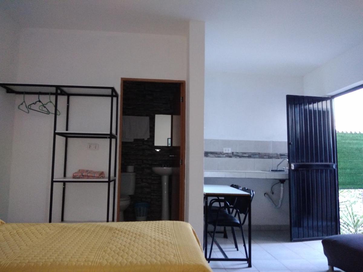 Habitación-estudio Céntricos Independientes - Housity