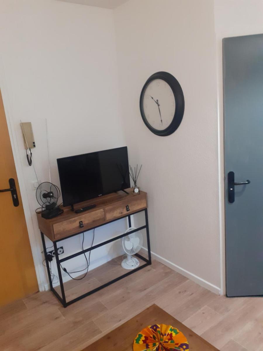 Charmant petit studio au coeur de figeac - Housity