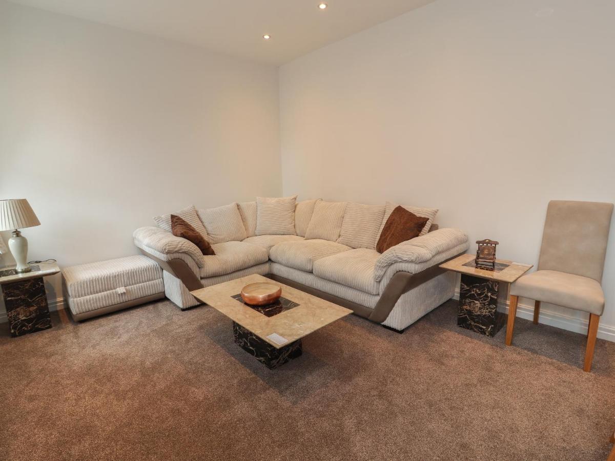 Flat 1 - Housity
