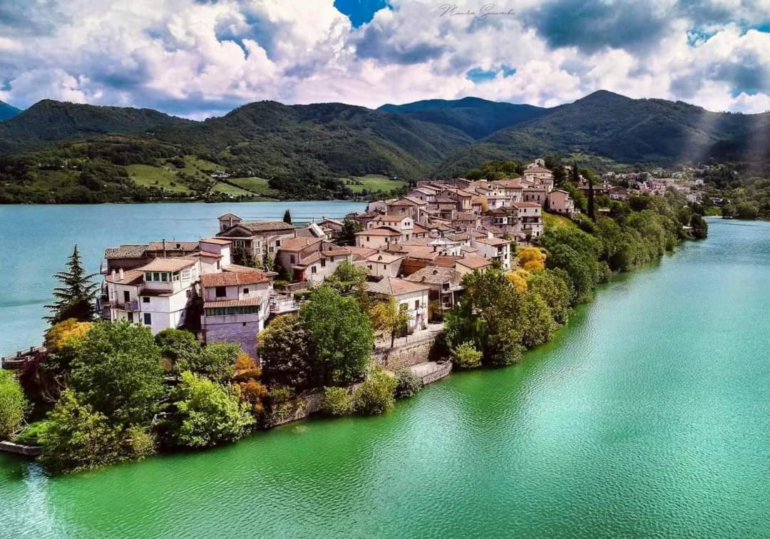 Letizia lake house panoramic view - Housity