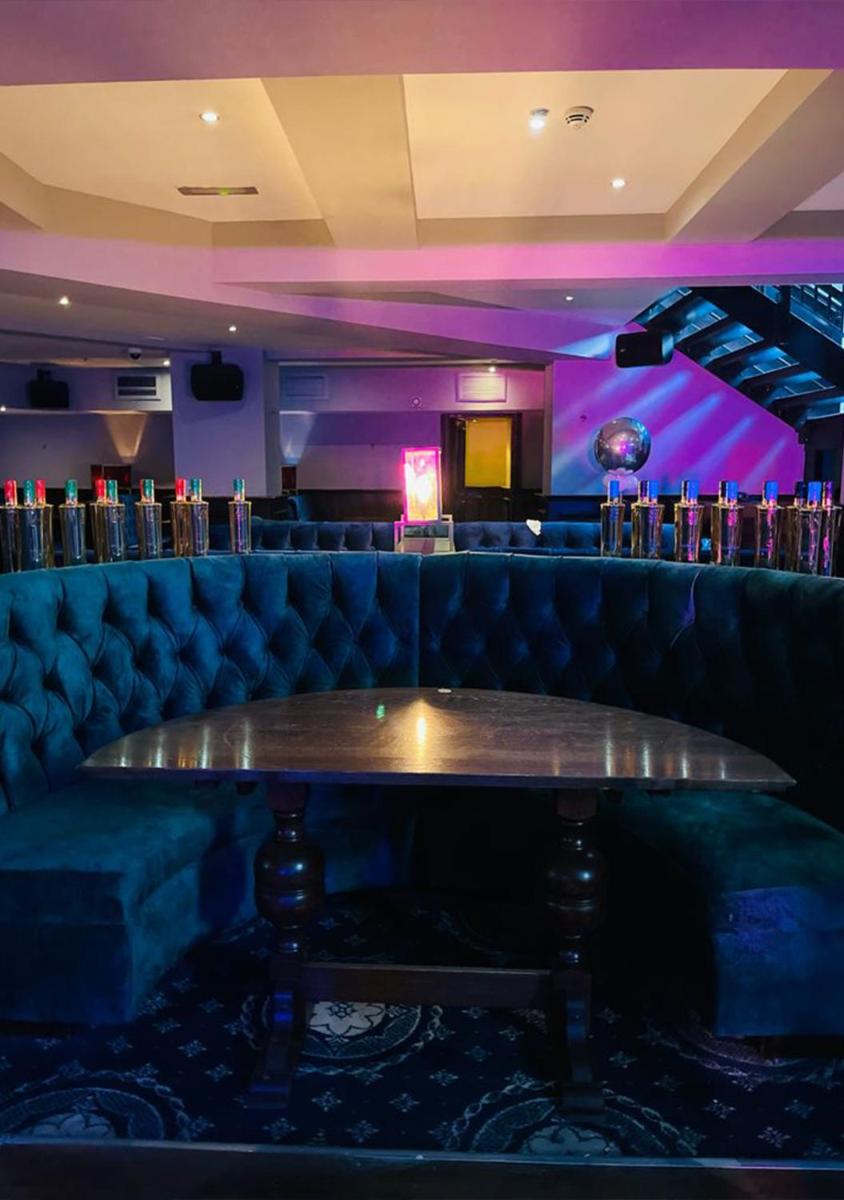 Queens Hotel - Housity