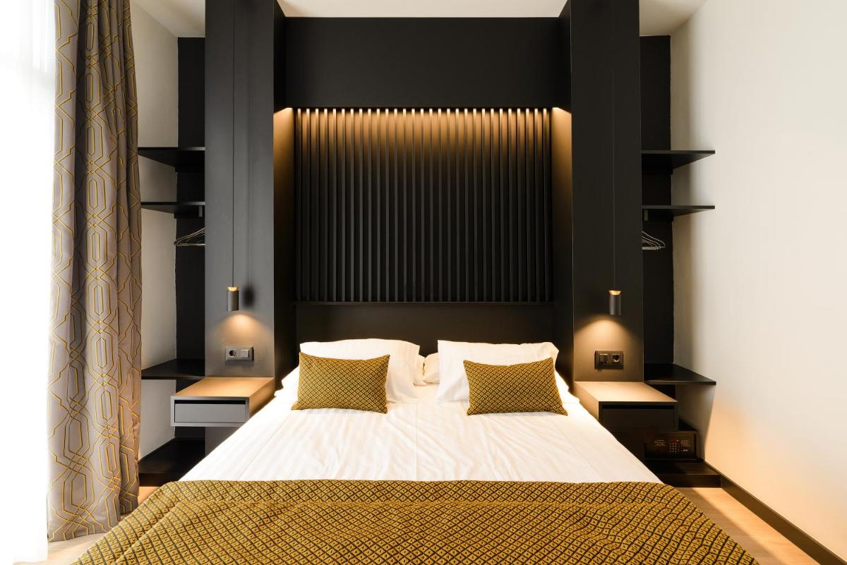 Elite Hotel - Gay Men Only - Housity