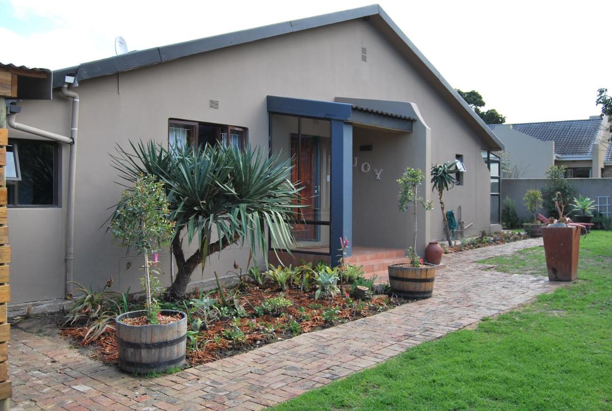 14 Cluster House & Studio - Housity