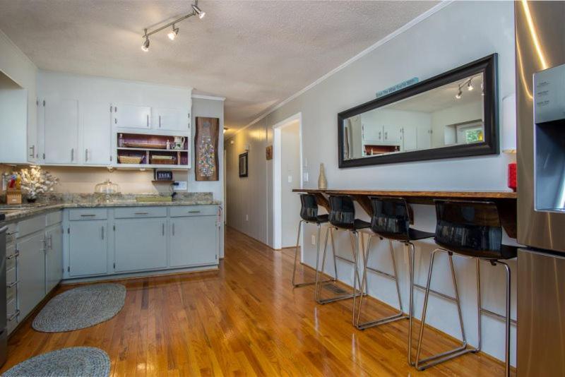 Private Downtown Retreat - Housity