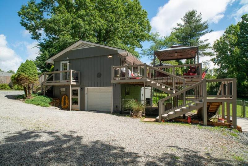 Private Downtown Retreat - Housity