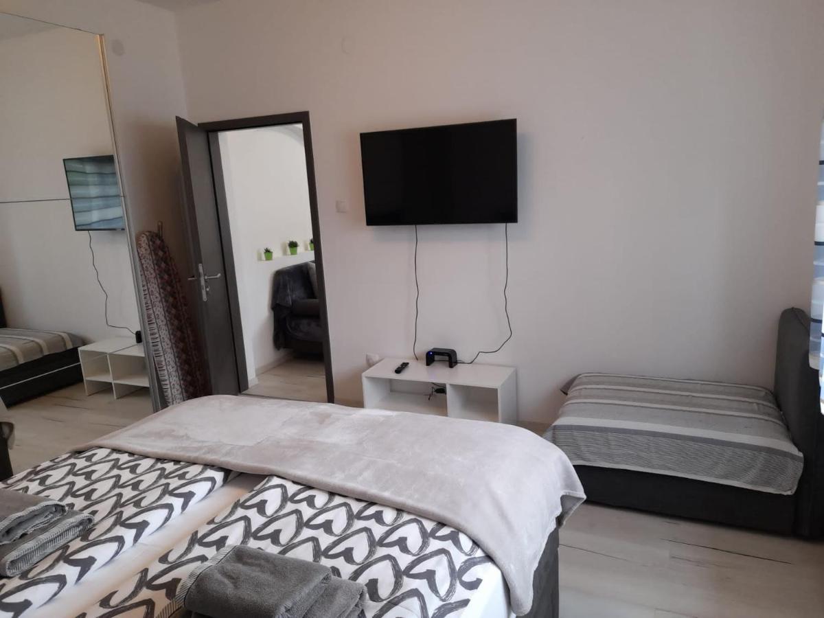 KE-TO Zagreb Airport Rooms - Housity