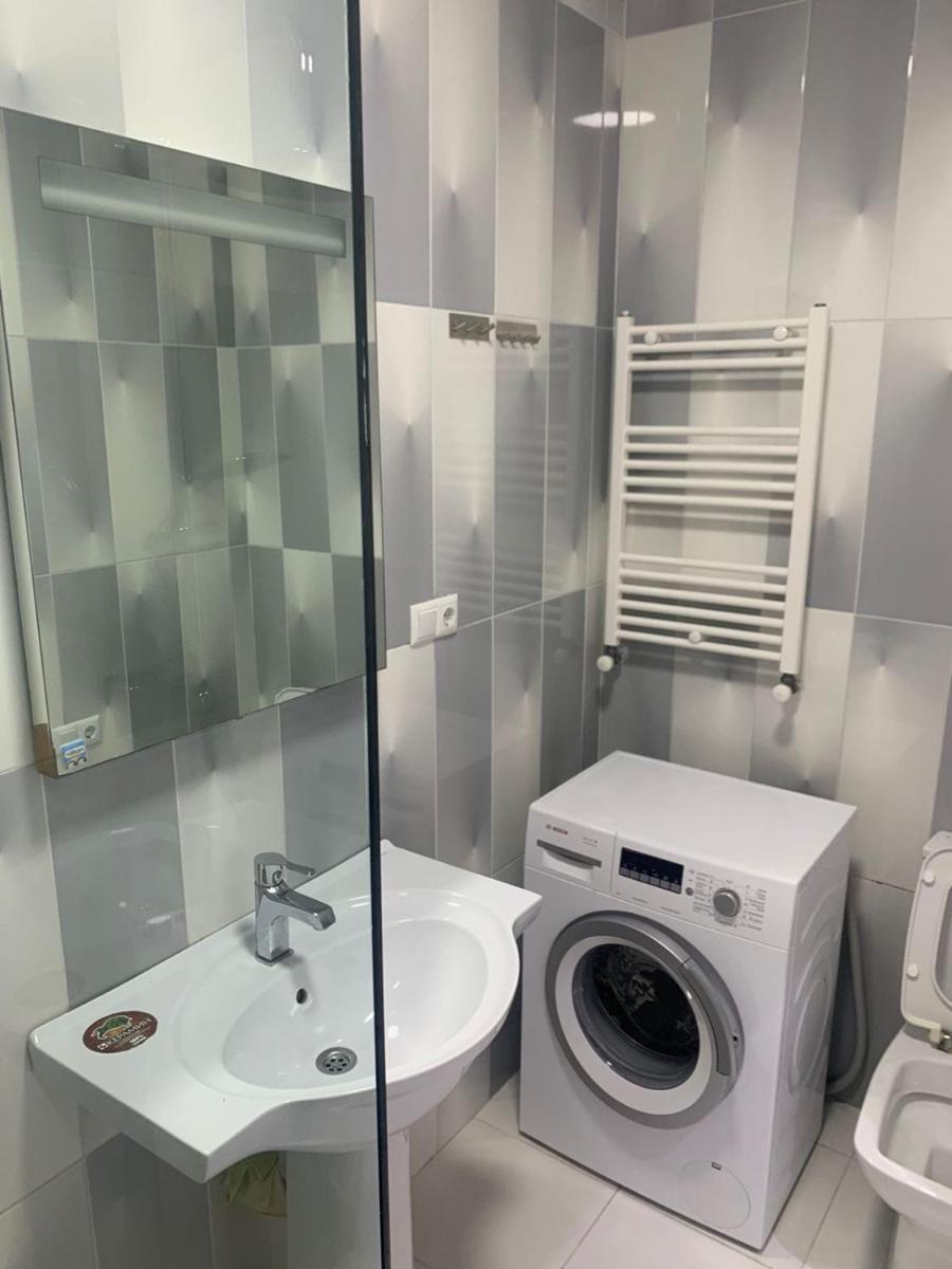 PIROSMANI APARTMENTS 18d - Housity