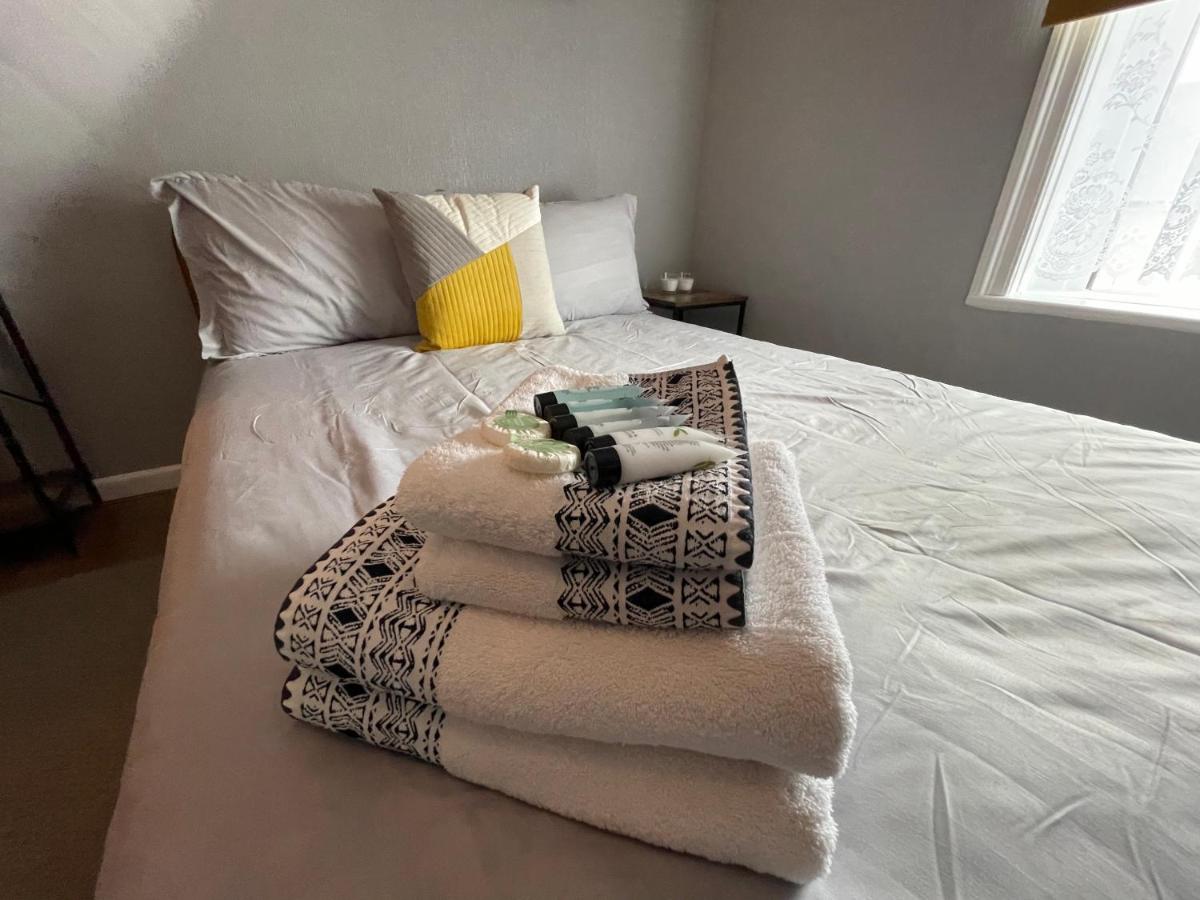 Westend Holiday Room 4 Brecon - Housity