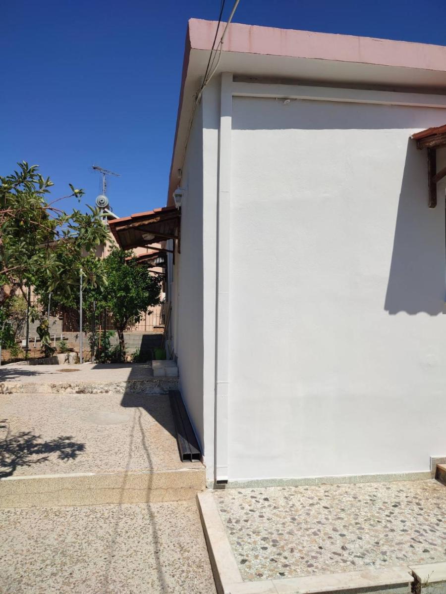 Γαλαζια θεα - Housity