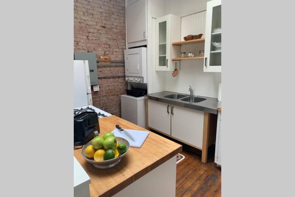 Lower east side Nyc in Old Bisbee - Housity