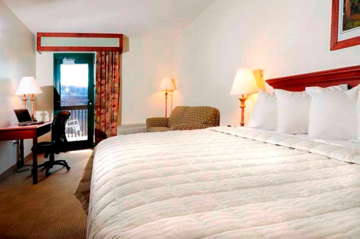 Chief Logan  Hotel & Conference - Housity
