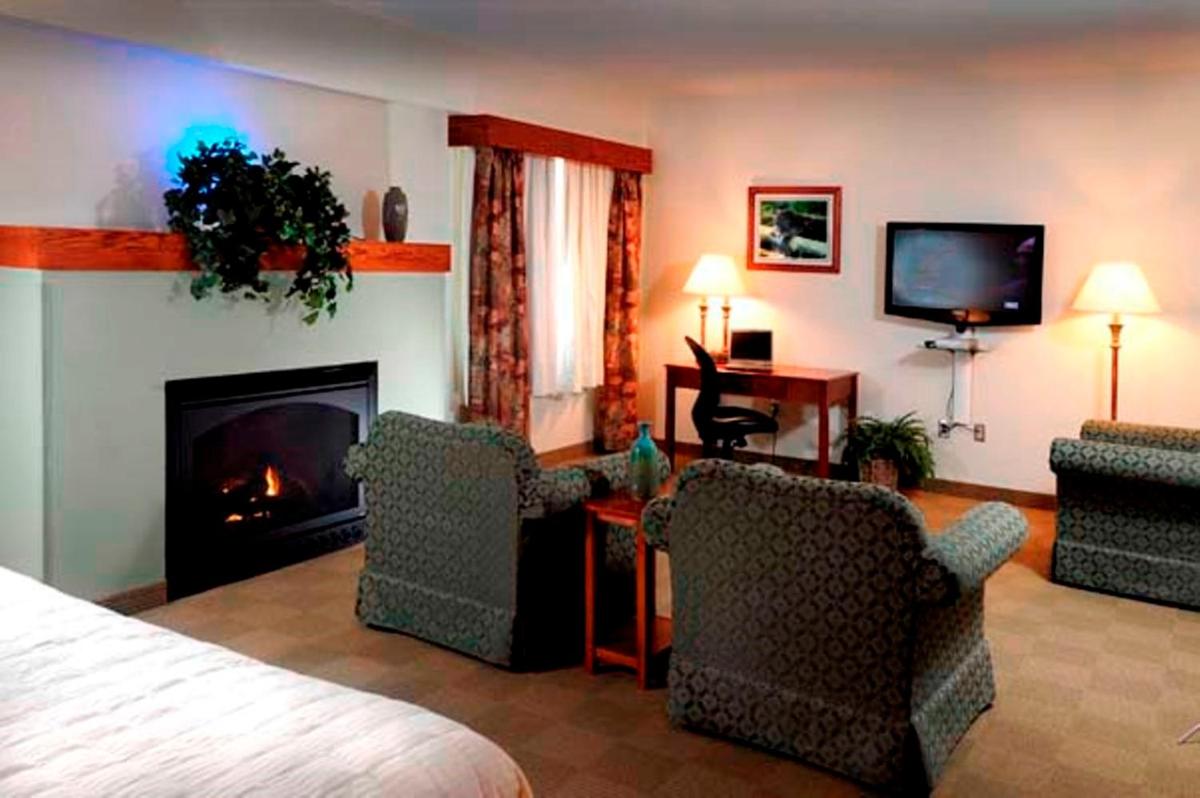 Chief Logan  Hotel & Conference - Housity