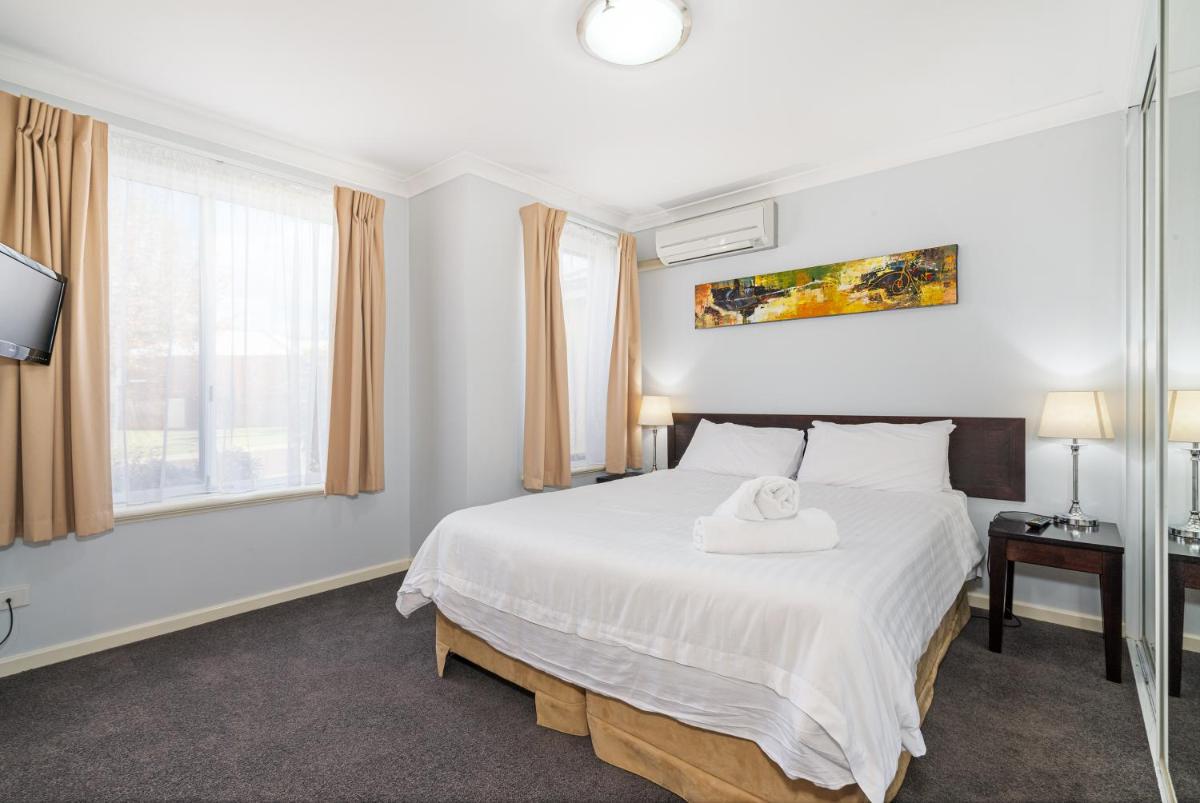 Coastal Cottage - Unit 22 Cape View Resort, Busselton - Housity