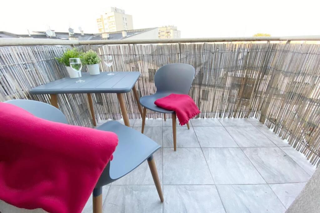 STYLE APARTMENT next to KAZIMIERZ and OLD TOWN + NETFLIX - Housity
