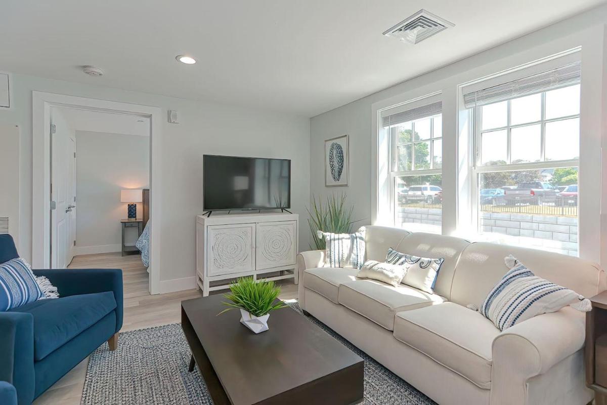 Harbourtown Suites on Plymouth Harbor - Housity