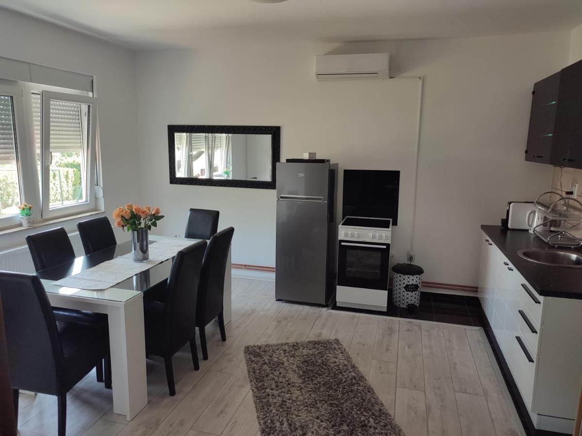 Apartman DORA - Housity