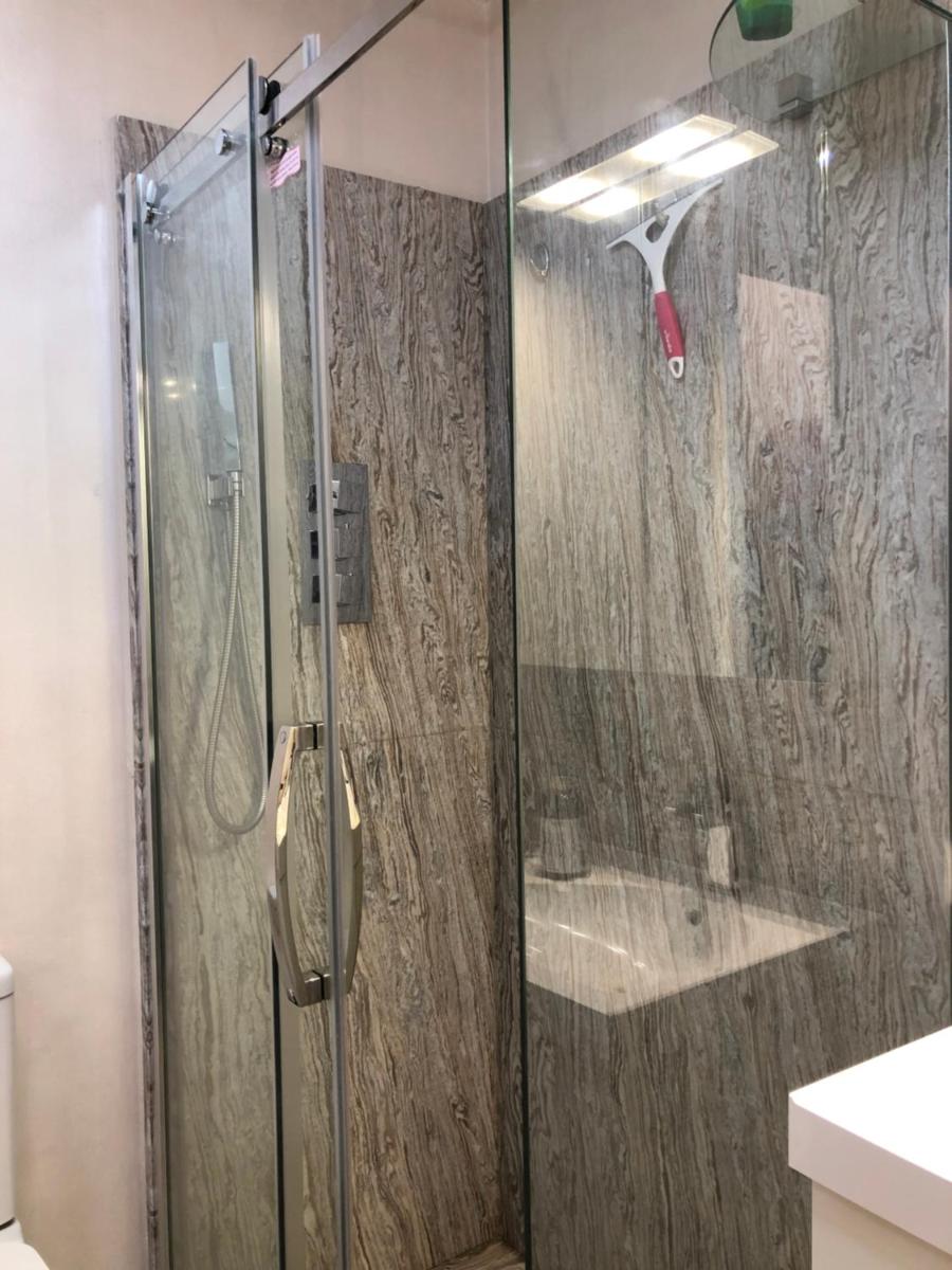 Skippers View Sunny Balcony - Housity