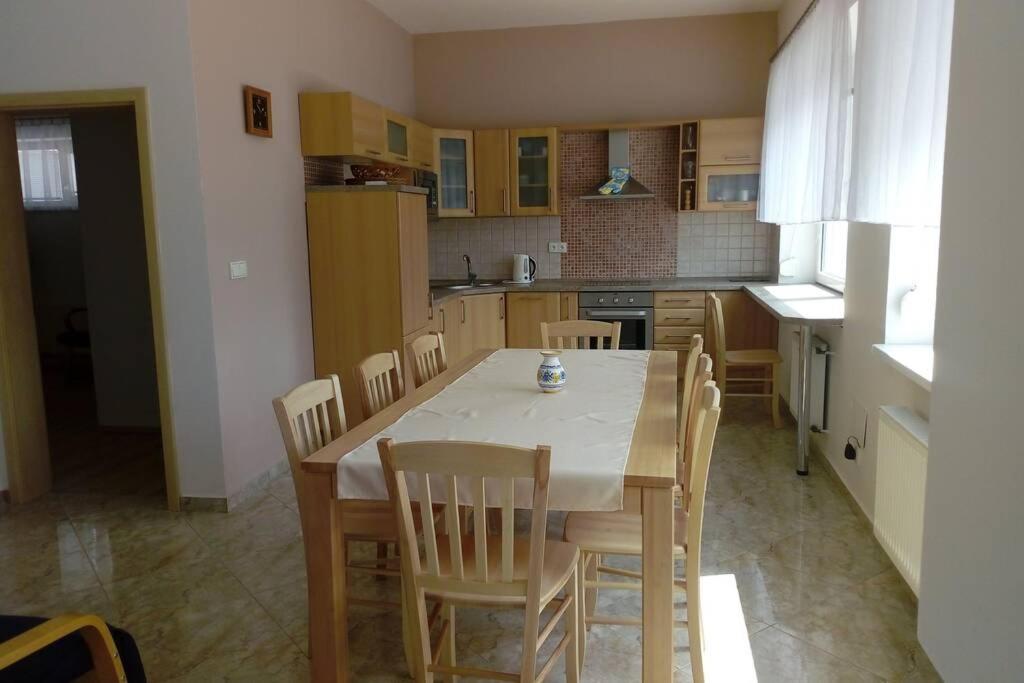 Apartmán U parku ve Strážnici - Jižní Morava - Housity