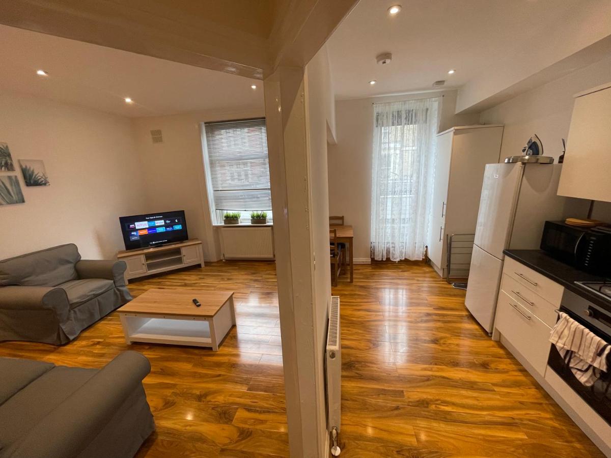 Lovely 1 bedroom and double sofa bed flat - Housity