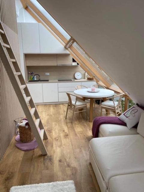 Suitetrails - Apartma Pearl