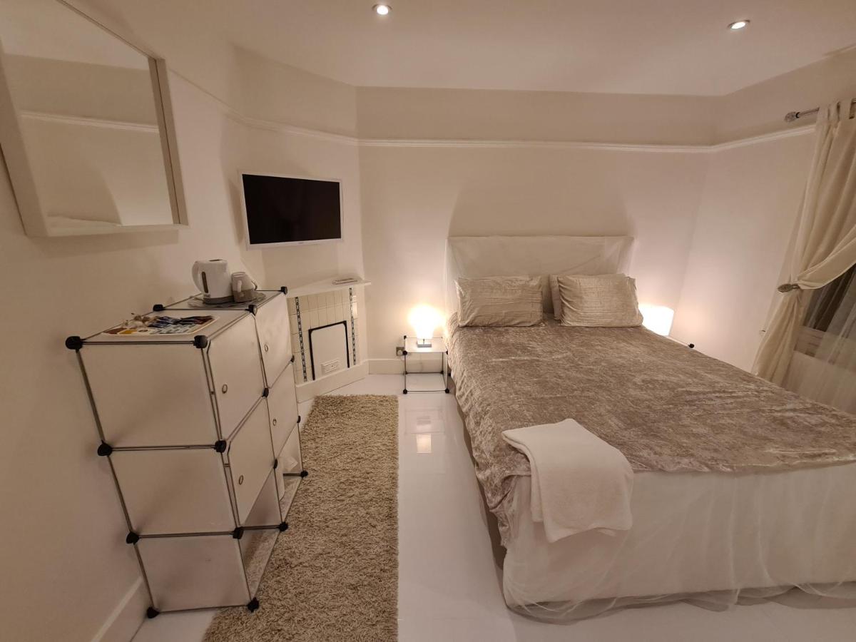 The White House - Housity