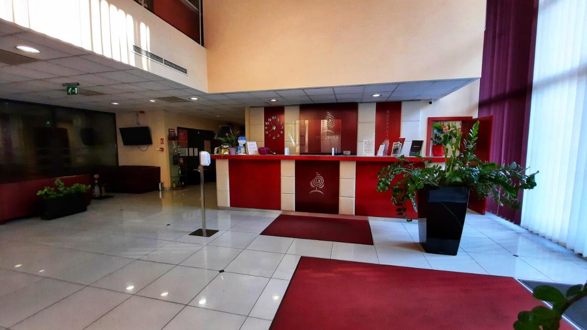 Veronika Hotel - Housity
