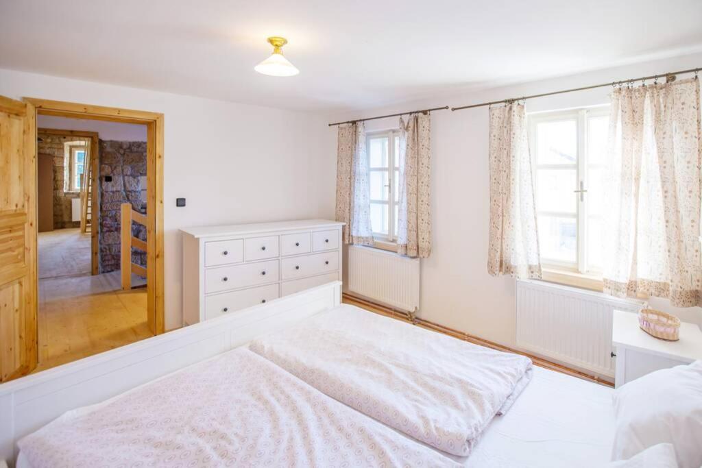 Old smithery from 17. century - Housity