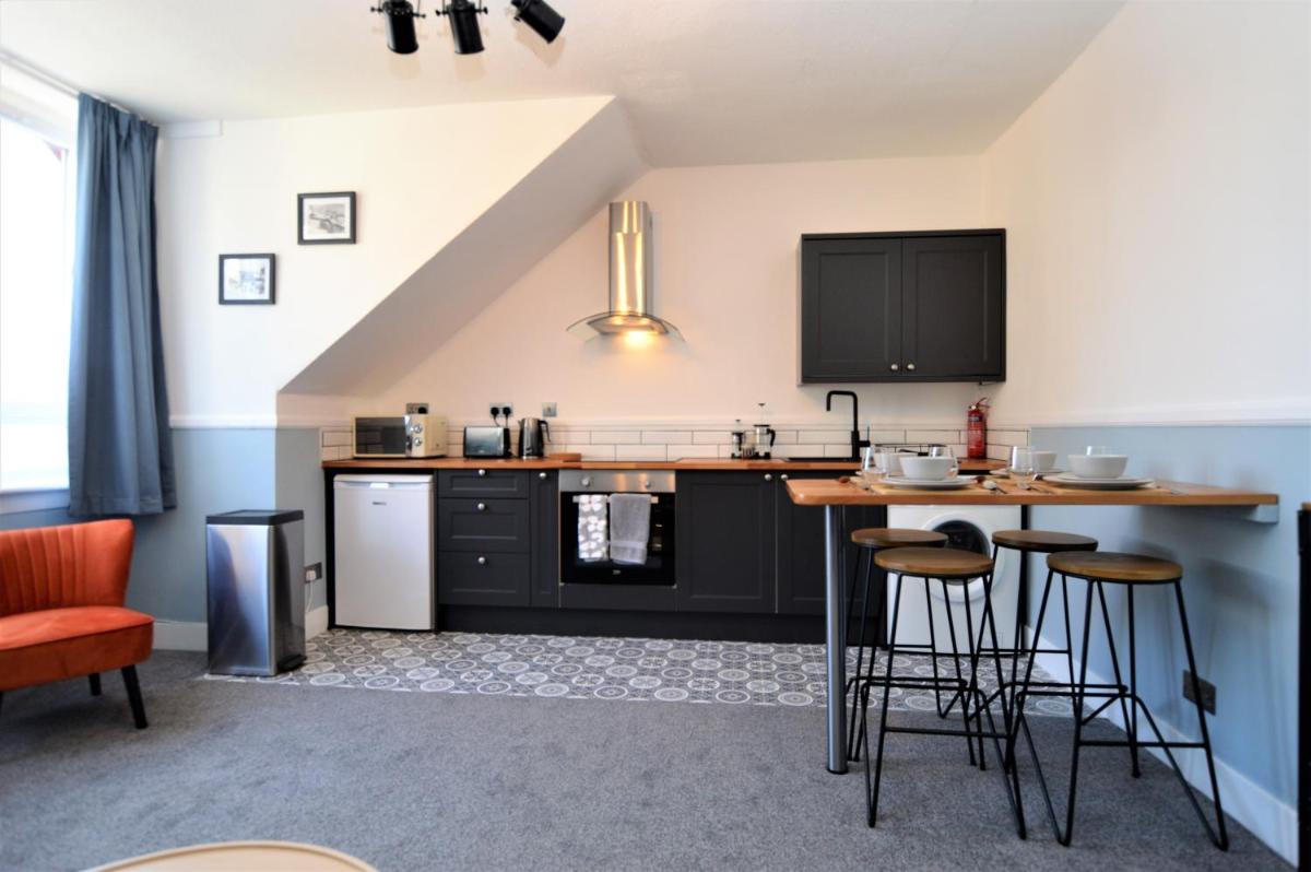 Bishop's Snug - Housity