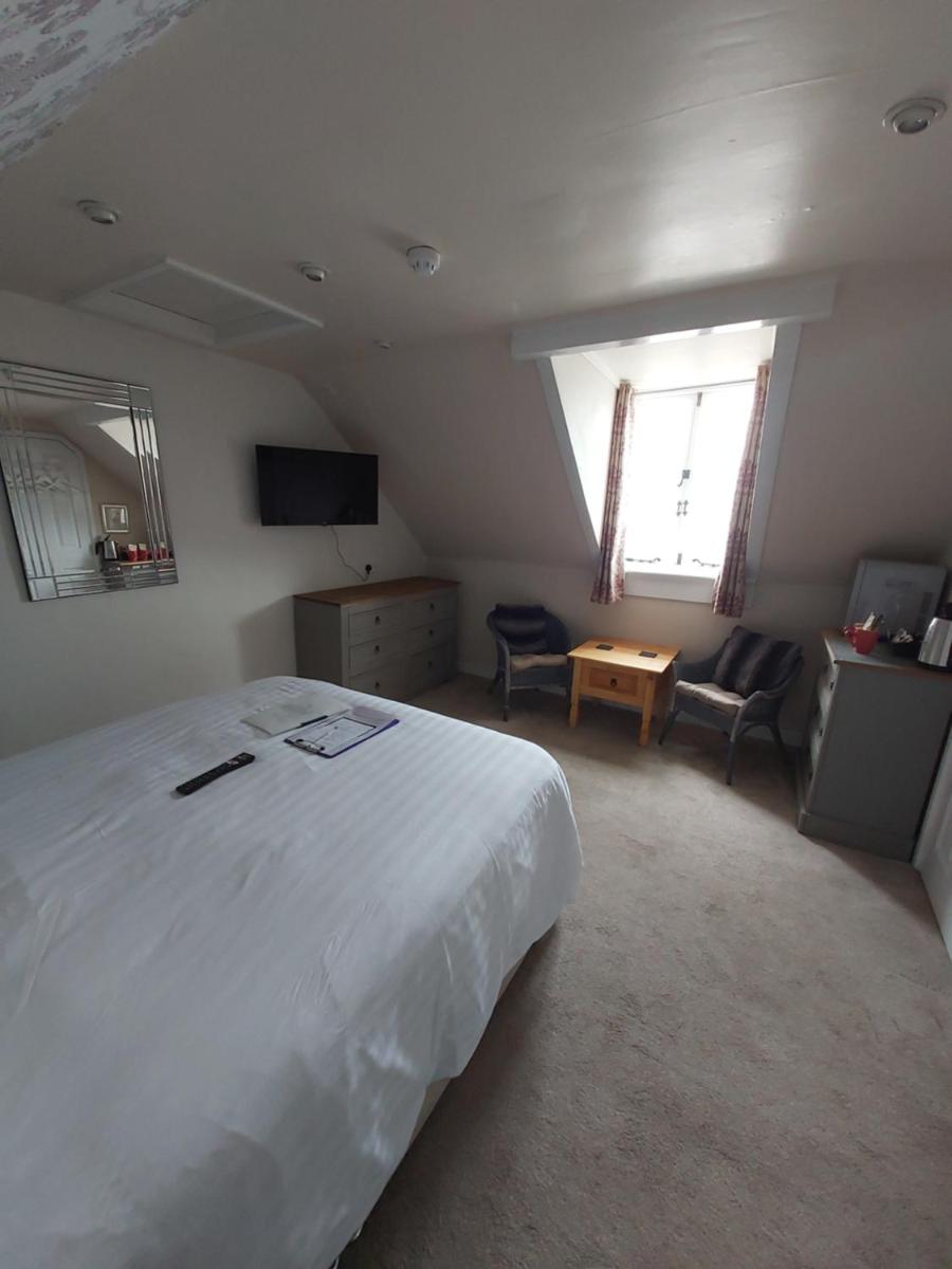 The Redcliff - Housity