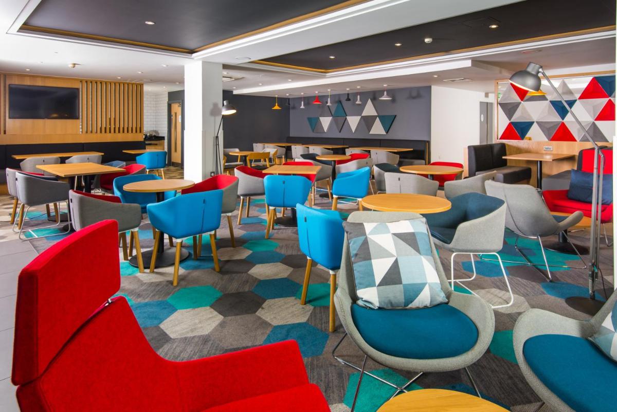 Holiday Inn Express London-Hammersmith, an IHG Hotel - Housity