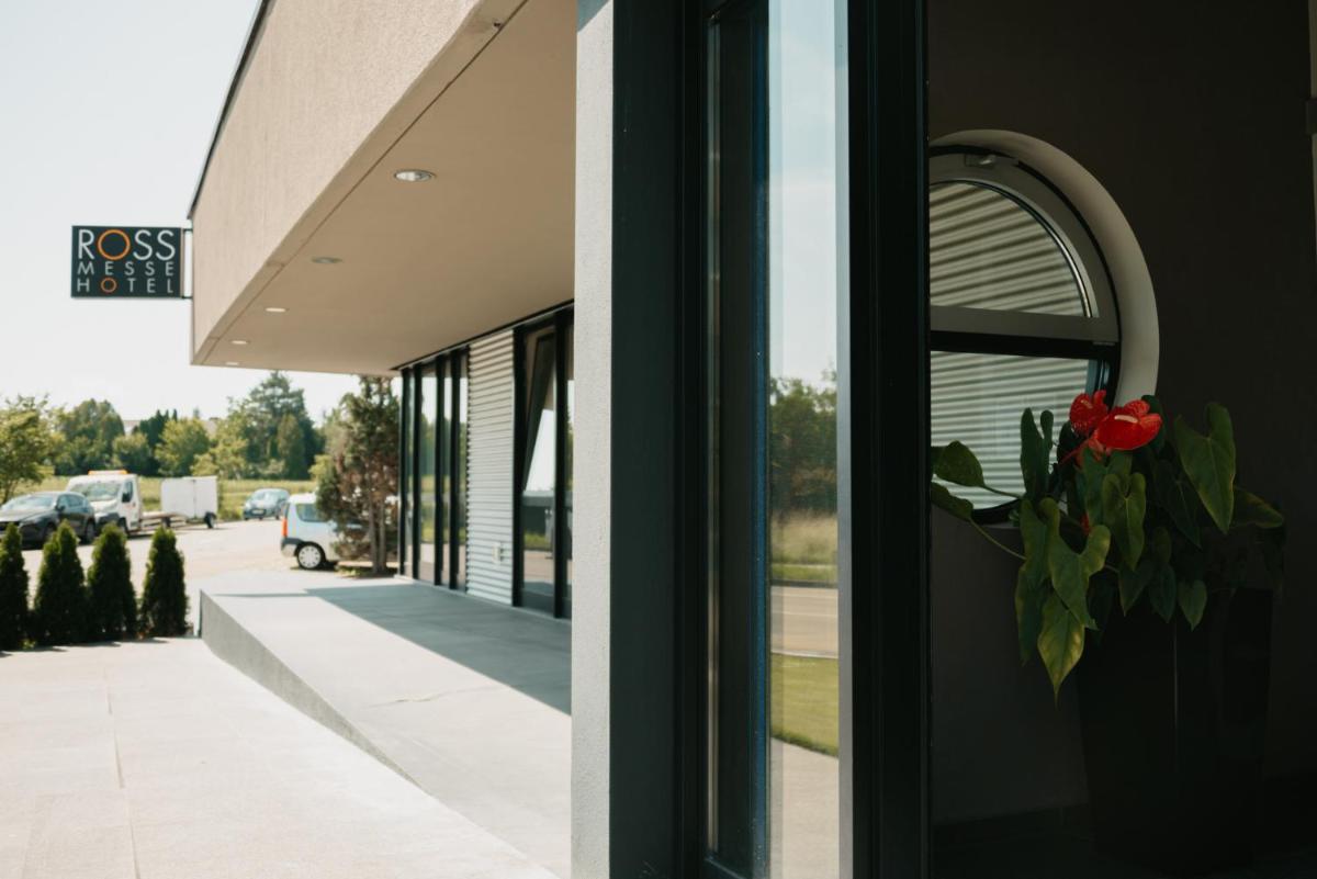 ROSS Hotel nähe Messe Stuttgart - Housity