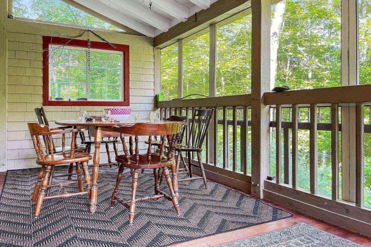 Hounds Nest - Housity