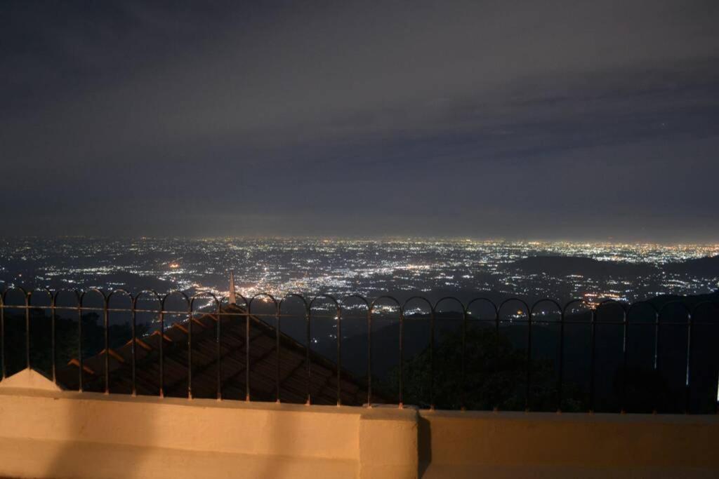 Le Rêve Holiday Home - Housity