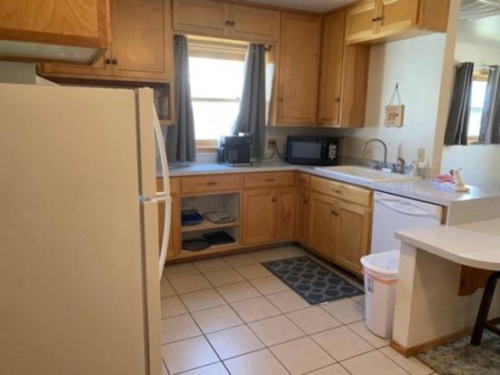 Rr-june Lake Lodge - Housity
