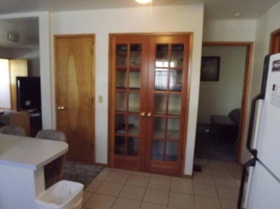 Rr-june Lake Lodge - Housity