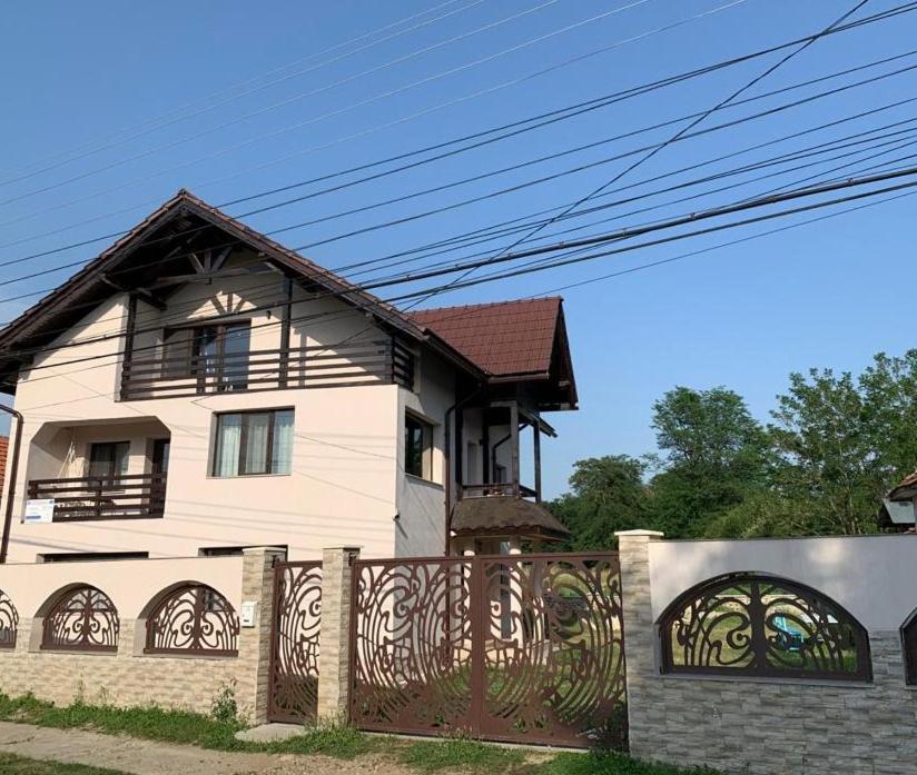Pensiunea Valea Șușiței, Ciubar, Sauna, ATV, Safari, Offroad Jeep, Ghid Turistic Climbing, Rafting, Safari, Paragliding - Housity