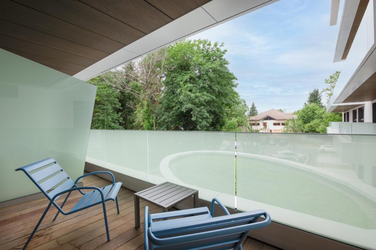 Piscine de l'établissement Rivage Hôtel & Spa Annecy ou située à proximité