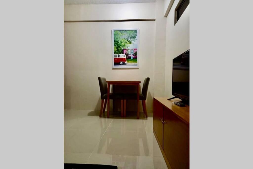 Trendy 1-Bedroom condo Malabanias - Housity