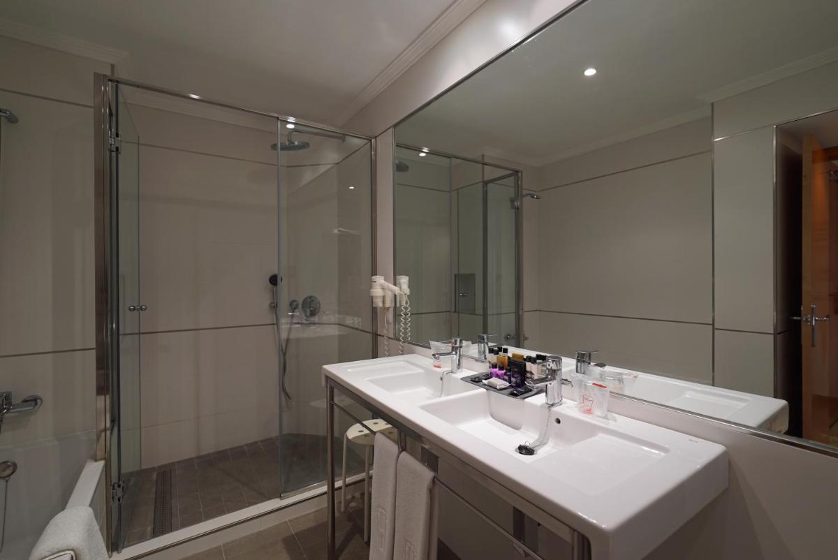 Un baño de Hotel Artmadams