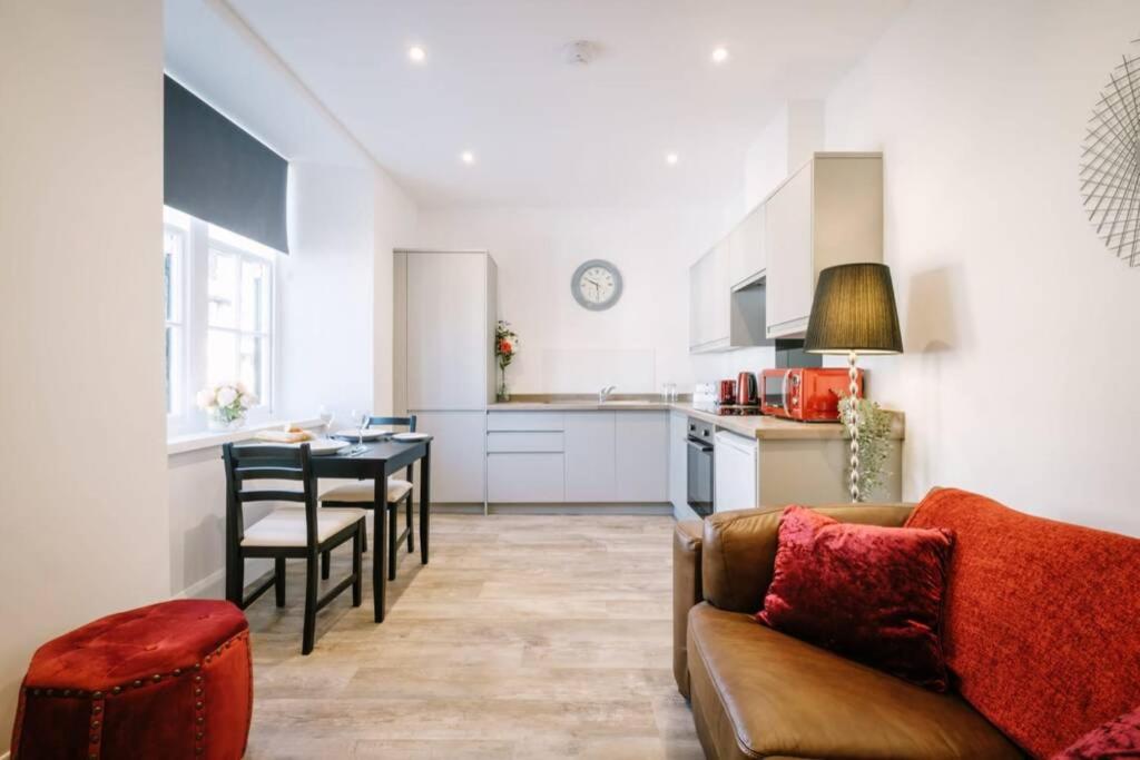 Oak View Flat in Central Bowness-on-Windermere, Lake District - Housity