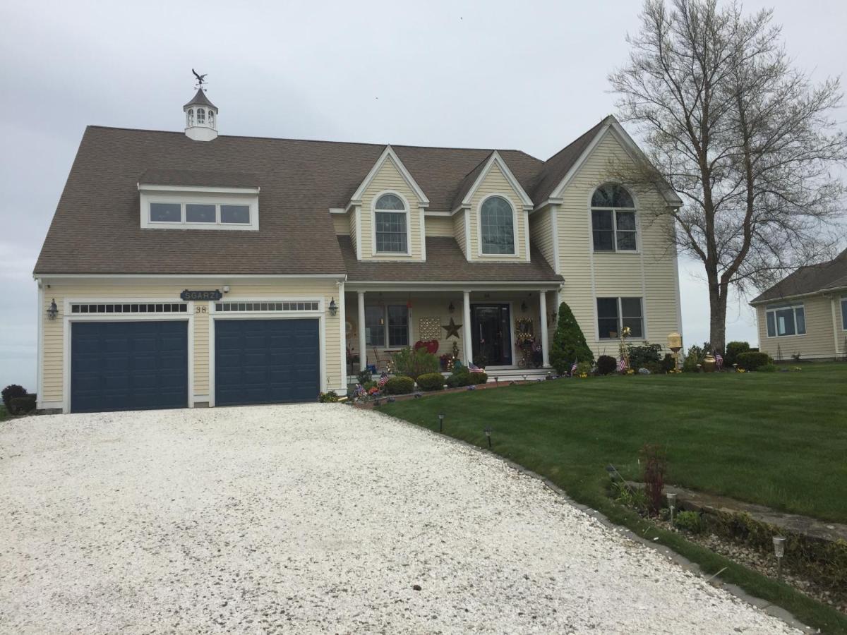 Inn 38 Oak Bluff Circle - Housity