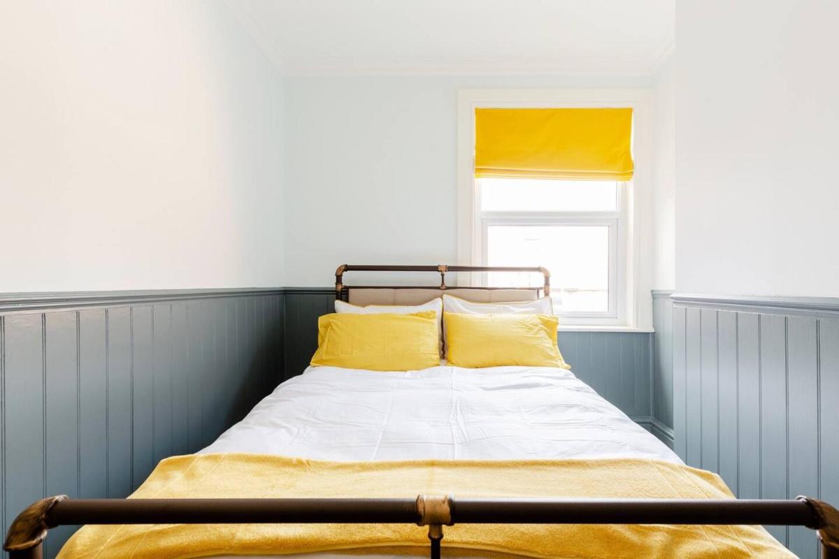 Entire Property in Hoole, Chester- walking distance to train station & city centre - Housity