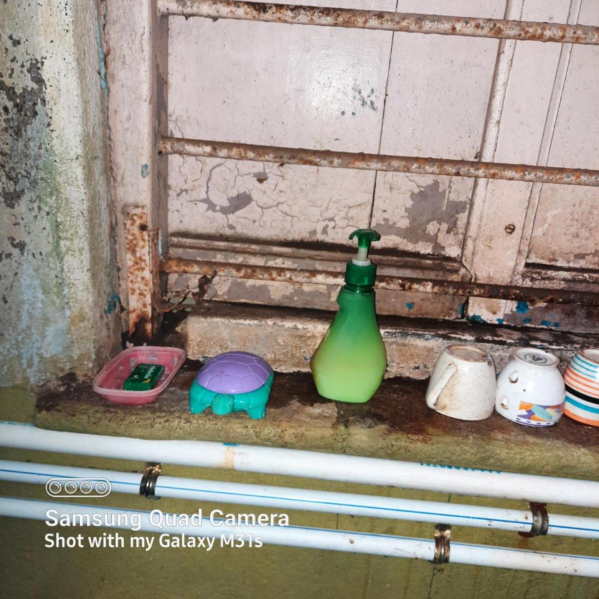 Shri Niwas,Room B with Private Bathroom & Common Toilet - Housity