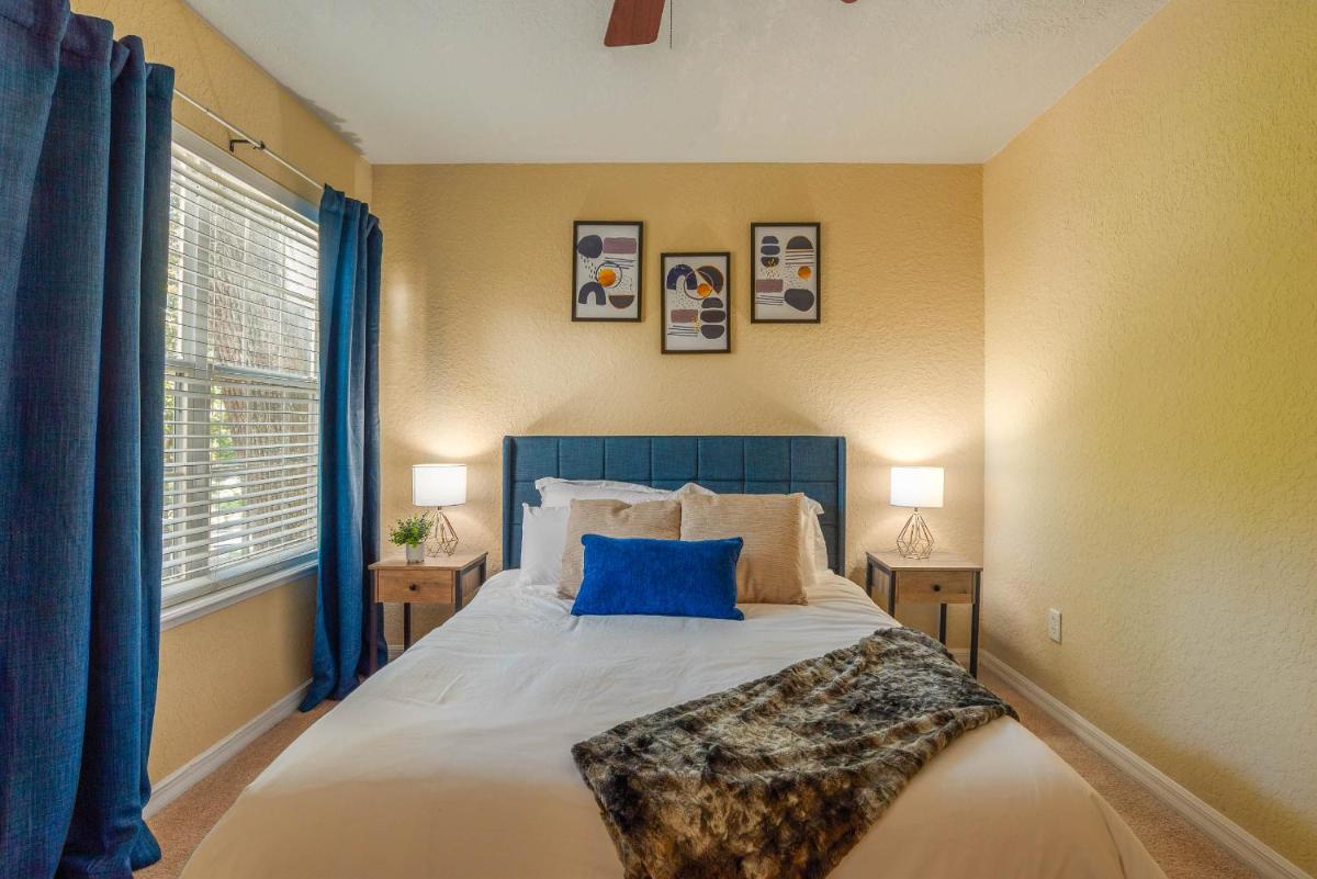 Modern DT Home - King Bed - Patios - Long Stays - WiFi - Housity
